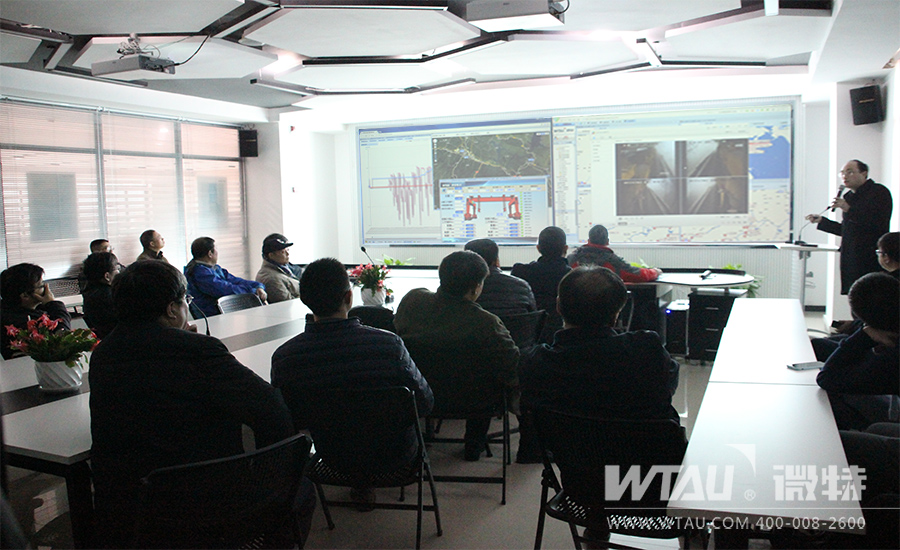 全国起重机标委会四届四次会议参会领导及专家莅临微特参观指导工作