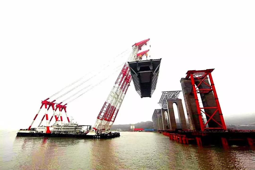 微特护航“巨无霸”大桥海鸥号再次刷新世界纪录