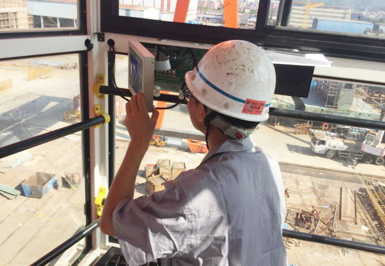 微特技术人员现场进行安装调试