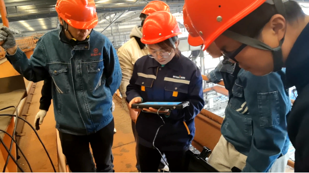 微特便捷式故障诊断多维度分析系统为大型船厂桥式起重机提供上门体验服务